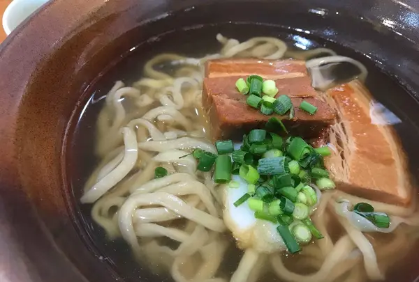 玉那覇ウシ商店