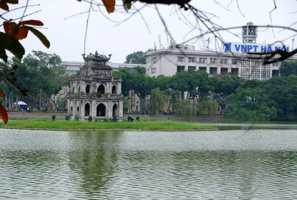 ホアンキエム湖