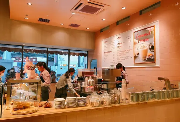 アルフレッドティールーム ルミネエスト新宿店 （ALFRED TEA ROOM）