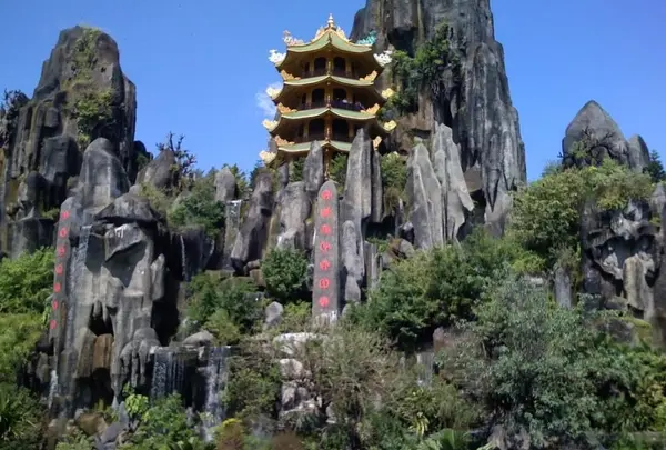 ダナン郊外 五行山
