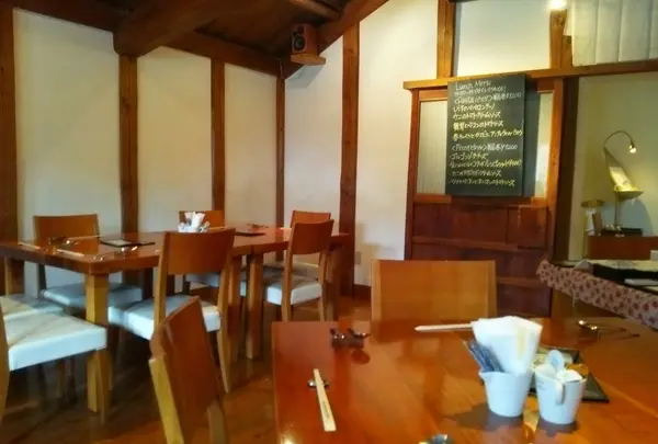 ｃａｆｅｄｉｎｉｎｇＫａｎ−ＫＵＲＡ