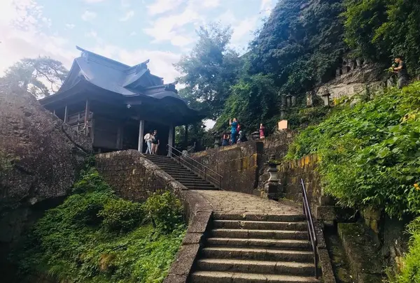 宝珠山立石寺