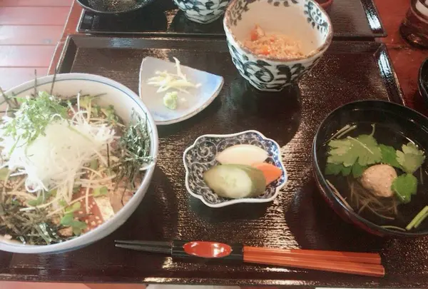 観音食堂 丼屋 七兵衛
