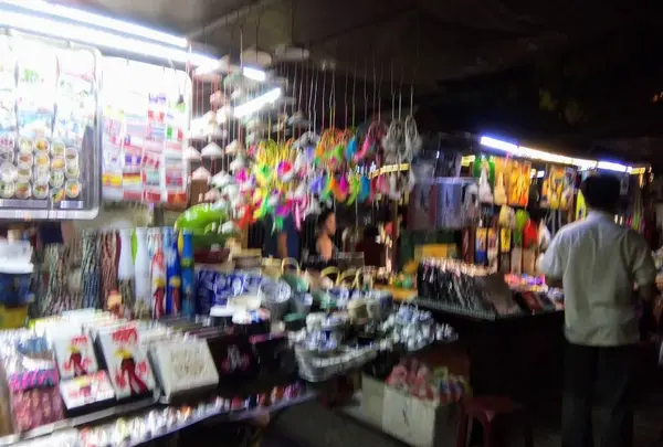 ホイアン ナイトマーケット&朝市
