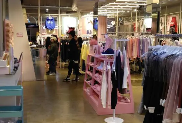 chuu hongdae flagshipstore
