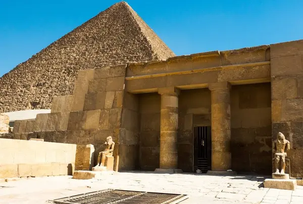 ギザの大ピラミッド（Great Pyramid of Giza）