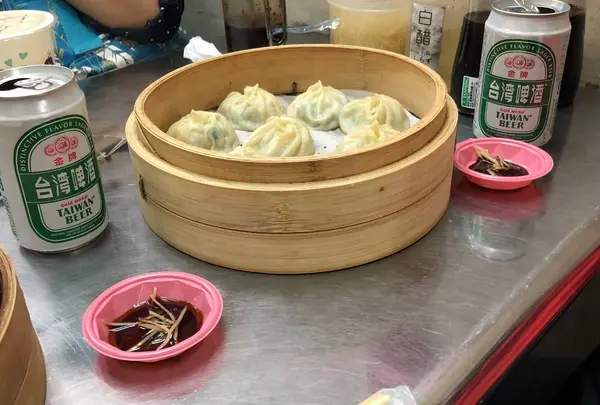 正好鮮肉小篭湯包