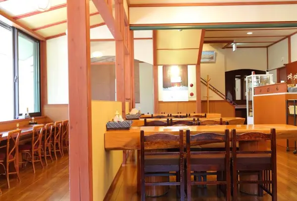 奥社前なおすけ