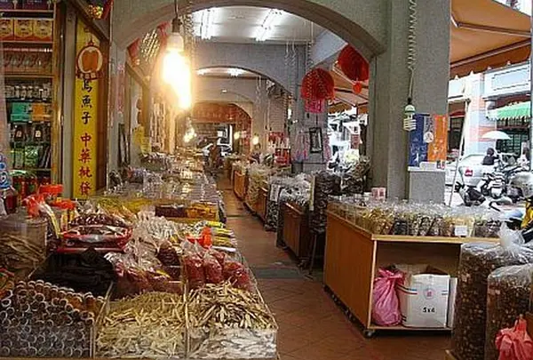 迪化街（Dihua Street）