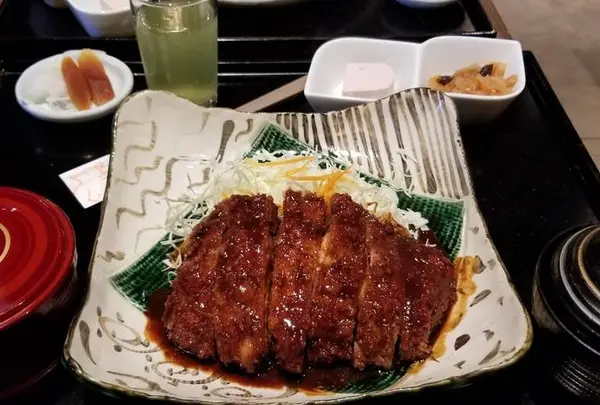 矢場とん 名古屋城金シャチ横丁店