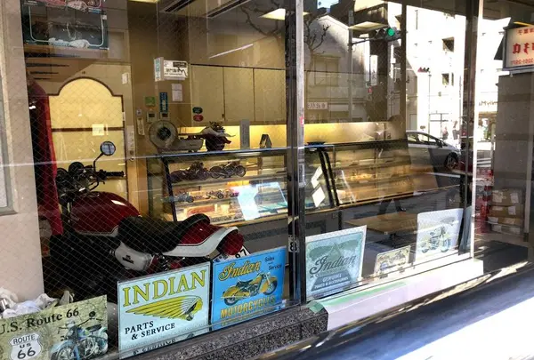 ローザー洋菓子店