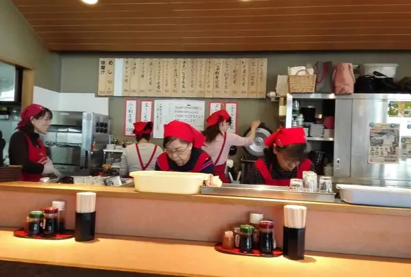 市場食堂よし