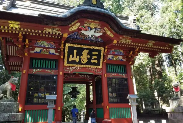 三峰神社 奥宮遥拝殿（見晴台）
