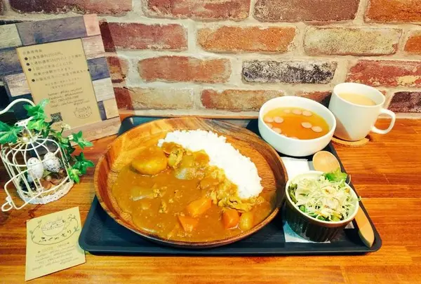 猛禽カフェ ファルコン