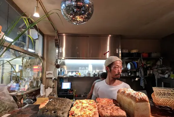 パラダイス　アレイ　ブレッドカンパニー （PARADISE ALLEY BREAD & CO.）