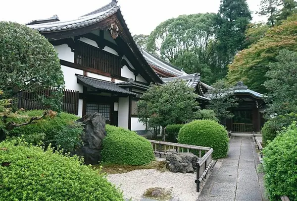 栄摂院