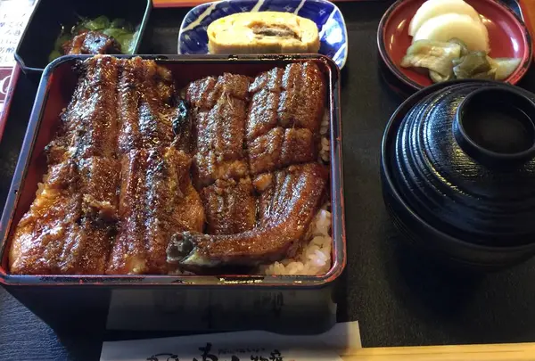 東山物産