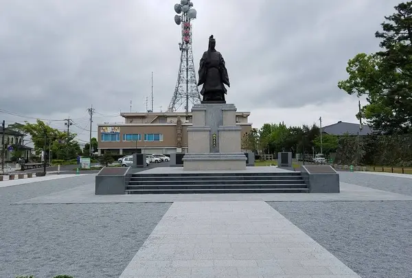 鍋島直正公銅像