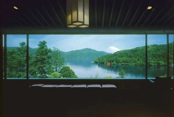 箱根芦ノ湖成川美術館
