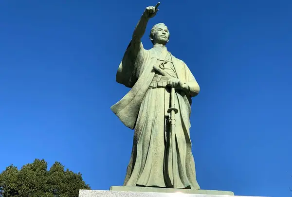 勝海舟銅像
