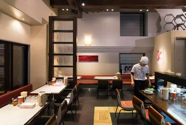 麺厨房あじさい 紅店