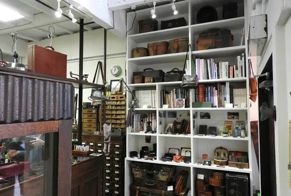 くさかカバン店・日下公司