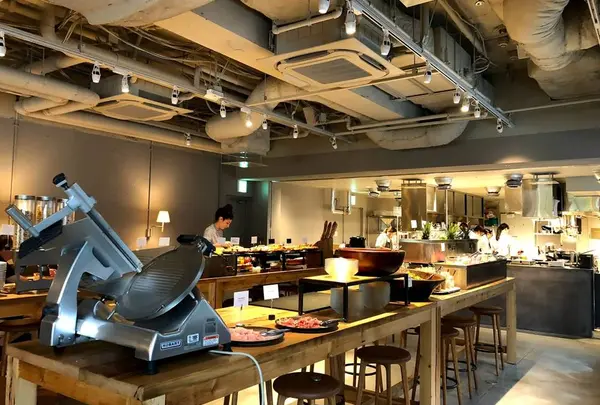 MORETHAN TAPAS LOUNGE （【旧店名】MORETHAN DINING）