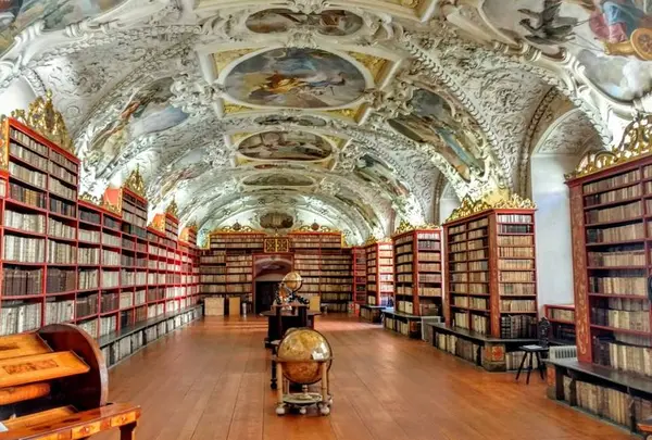 ストラホフ修道院図書館