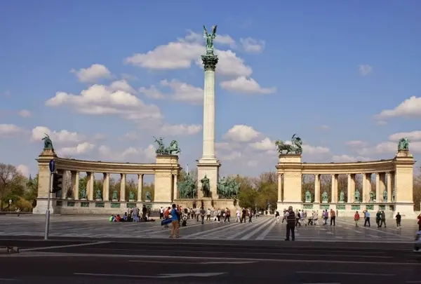 Heroes' Square