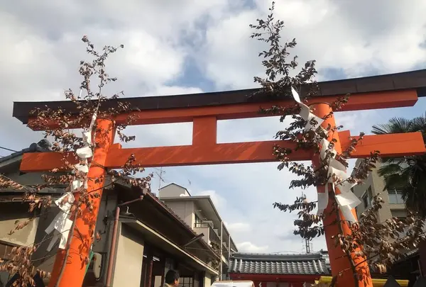 初宮神社