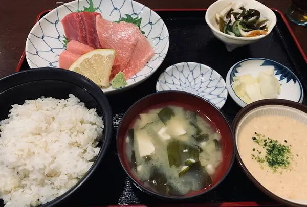 麦とろ まる信食堂