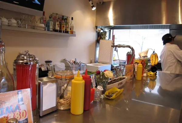 サニーダイナー 本店