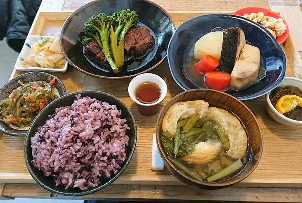 カフェ三三五五