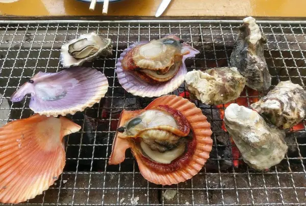 マルモ水産 海上かき小屋