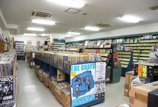 マルかバツ堀江店