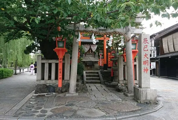 辰巳大明神