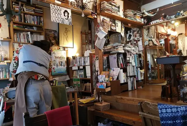 珈琲舎・書肆アラビク