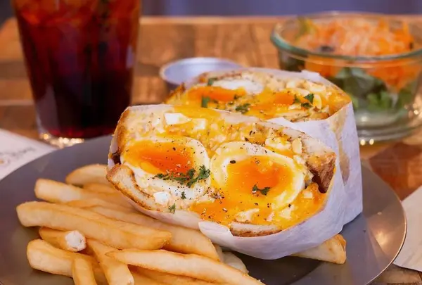 egg baby cafe