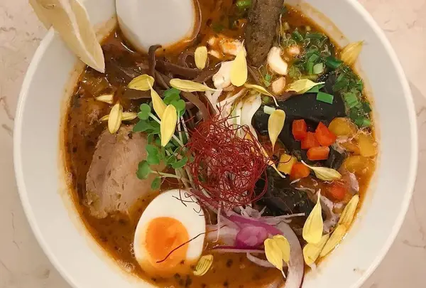 スパイスラーメン 点と線．