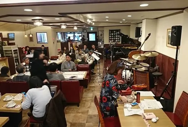 喫茶 マキ