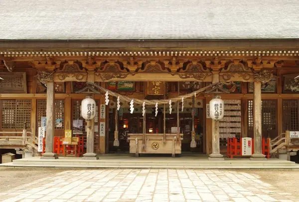 櫛引八幡宮