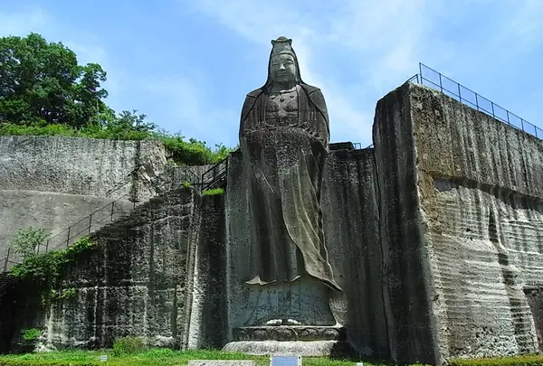 大谷平和観音
