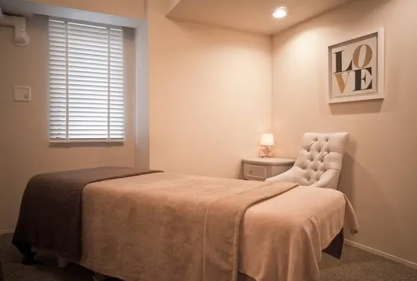 エムプラス（M.PLUS 小顔・美容サロン）