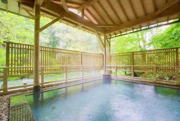 愉快リゾート山中温泉よしのや依緑園