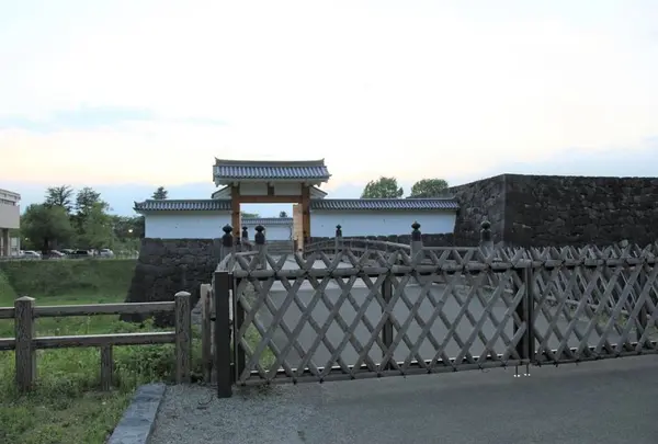 山形城 本丸一文字門