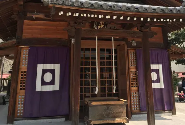 警固神社
