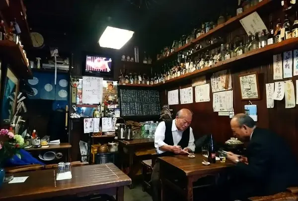 栄屋酒場
