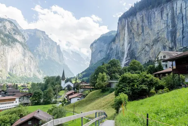 ラウターブルンネン (Lauterbrunnen)