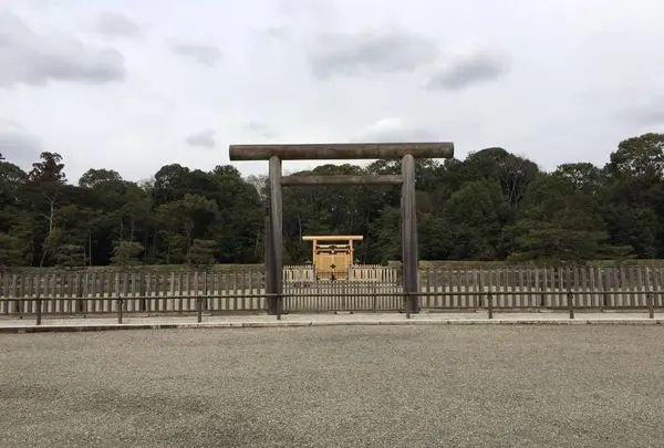神武天皇陵