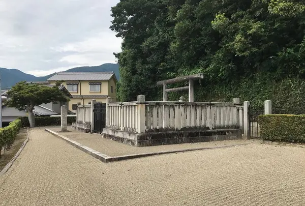 孝昭天皇掖上博多山上陵
